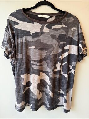 We The Free Grey & Black Camo Short Sleeve Tee cotton small soft